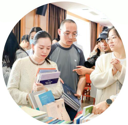 “汪爷爷”留下来的宝贝 让年轻医生落泪了(图2) “汪爷爷”留下来的宝贝 让年轻医生落泪了(图2)